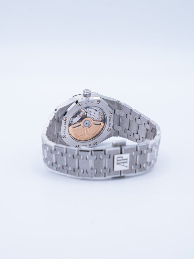 Royal Oak Frosted Ref.77353BC.GG.1263BC.01